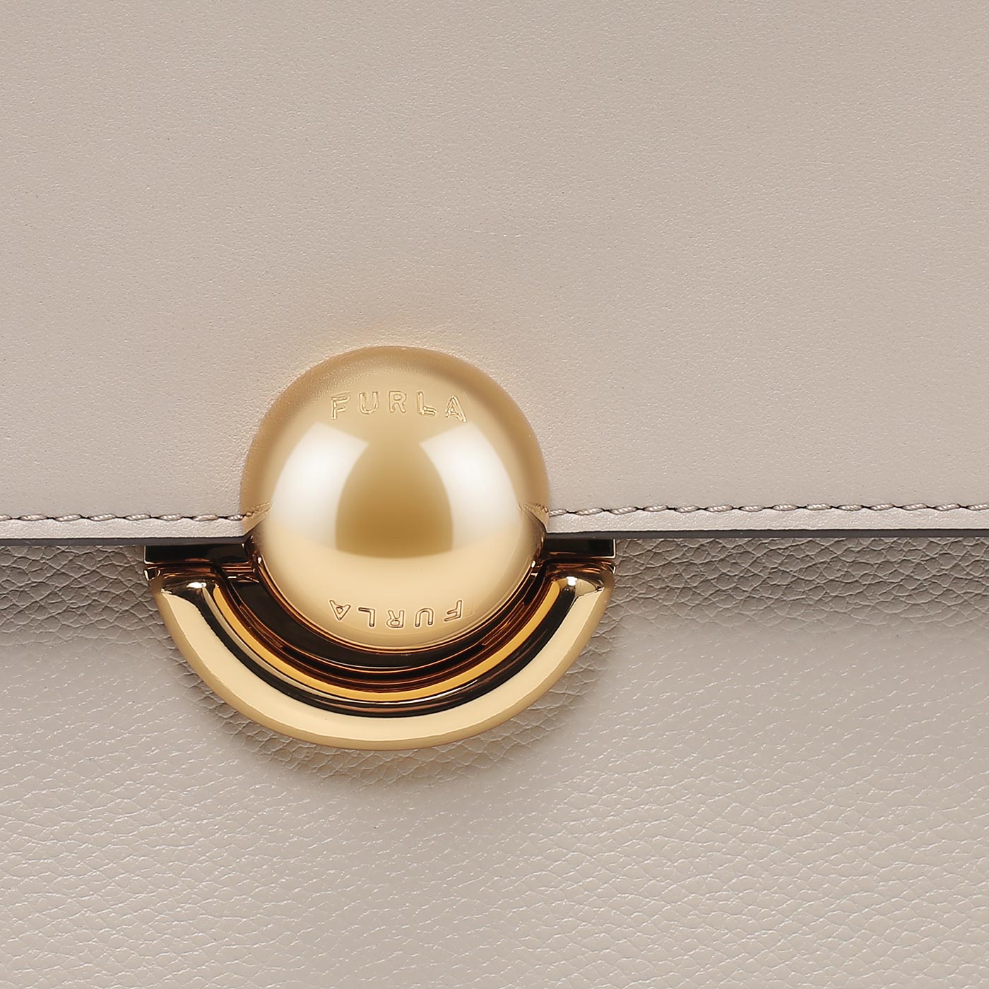 Кожаная сумка Furla Sfera