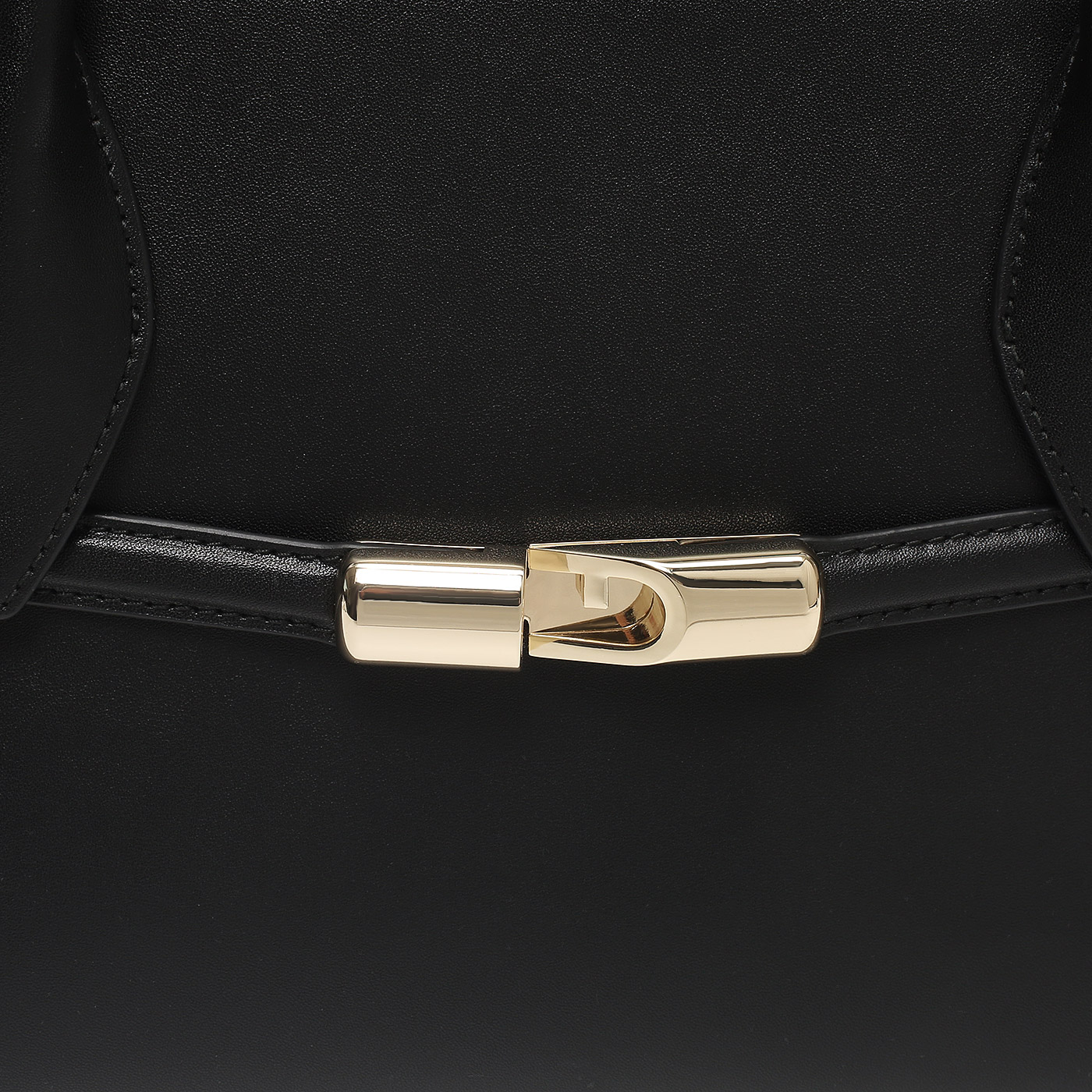 Кожаная сумка Furla Goccia