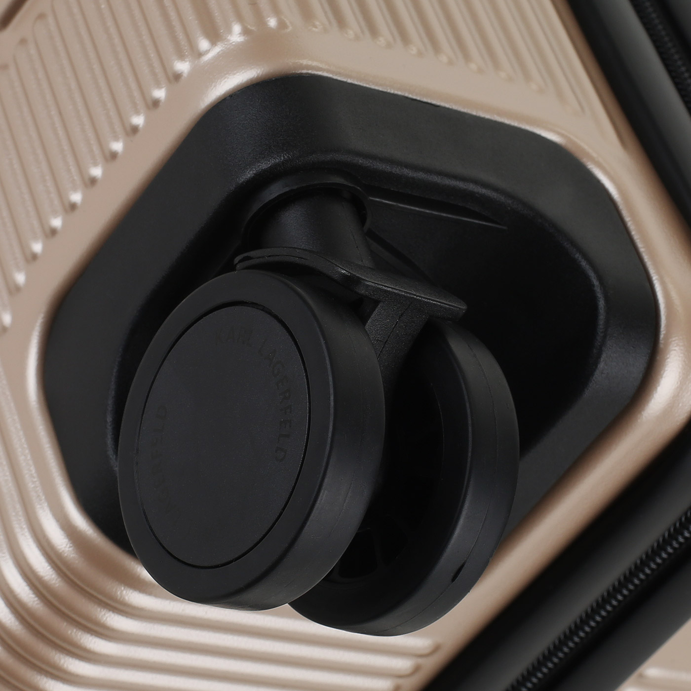 Чемодан на колесах Karl Lagerfeld Ikonik 2.0