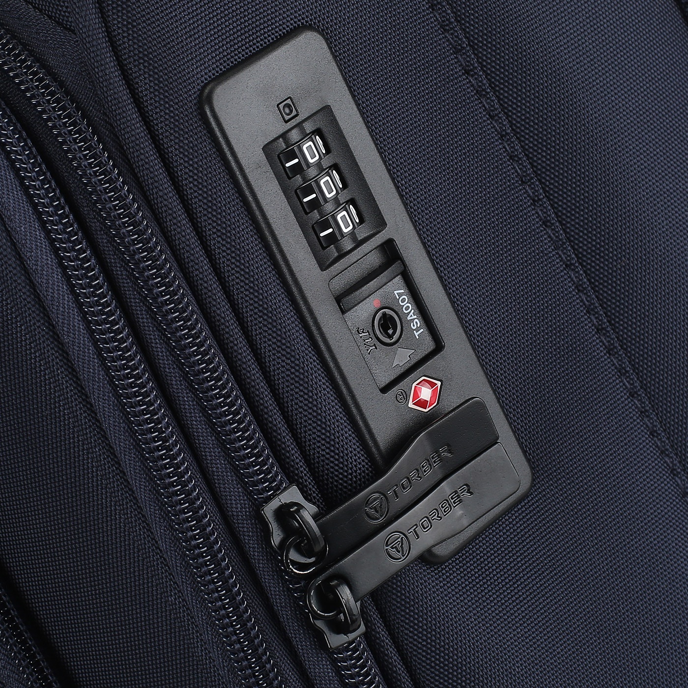 Текстильный чемодан Torber Brosno