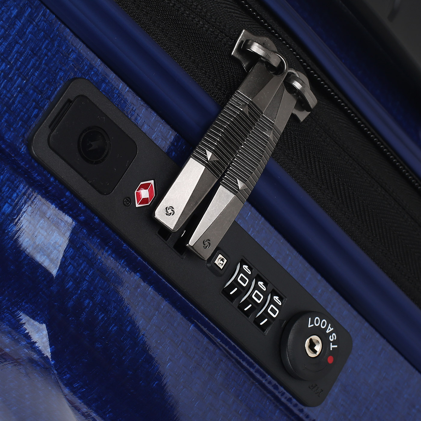 Чемодан для ручной клади из материала Curv с кодовым замком Samsonite C-Lite