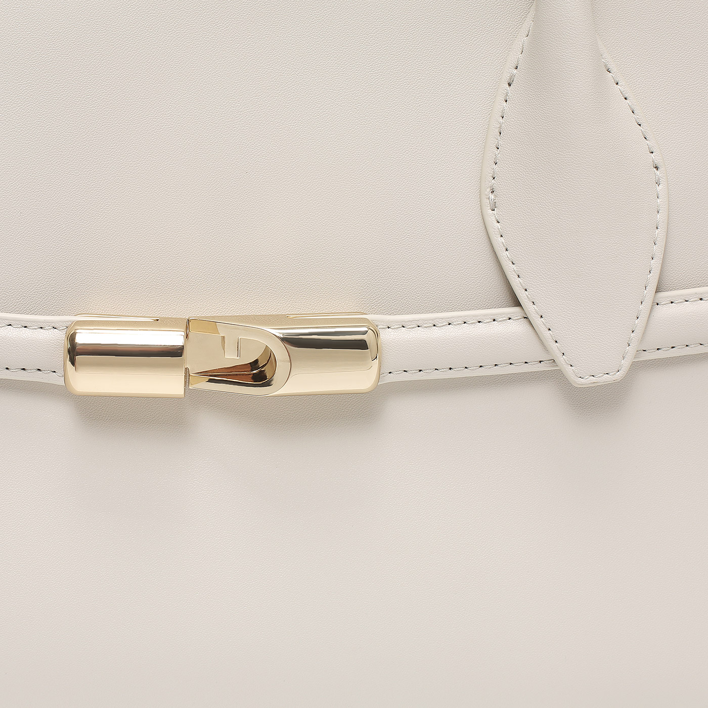 Кожаная сумка Furla Goccia
