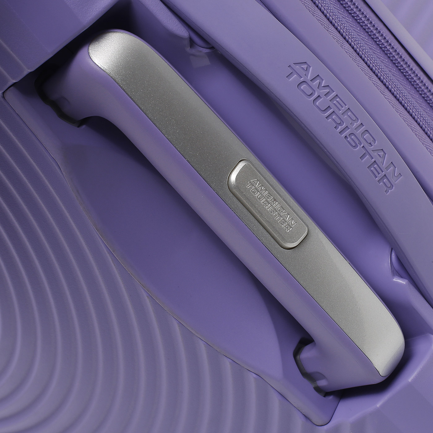 Чемодан для ручной клади из полипропилена American Tourister Soundbox